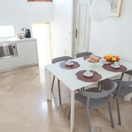 Palazzo Iato * Rutigliano